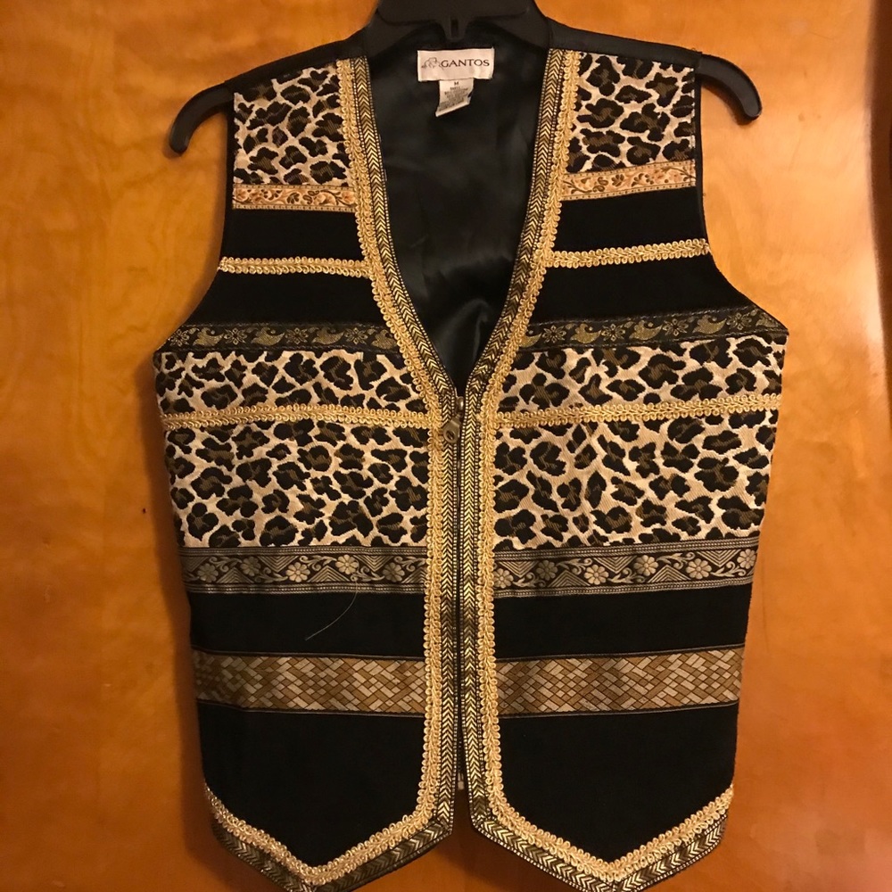 Classic cheetah and Leopard print vest by GANTOS